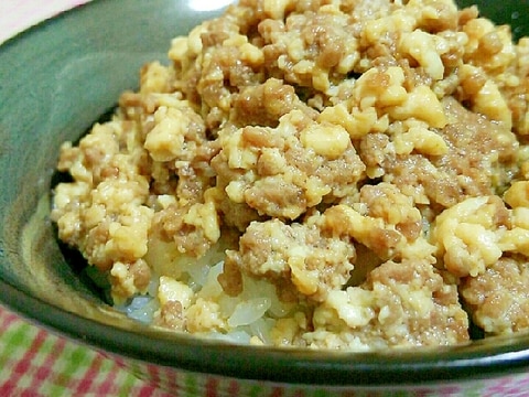 挽き肉と豆腐のヘルシーそぼろ丼